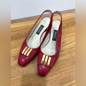 408.Authentic Vintage Bally Red Slingback Shoes with Gold Detailing. Pre-loved.